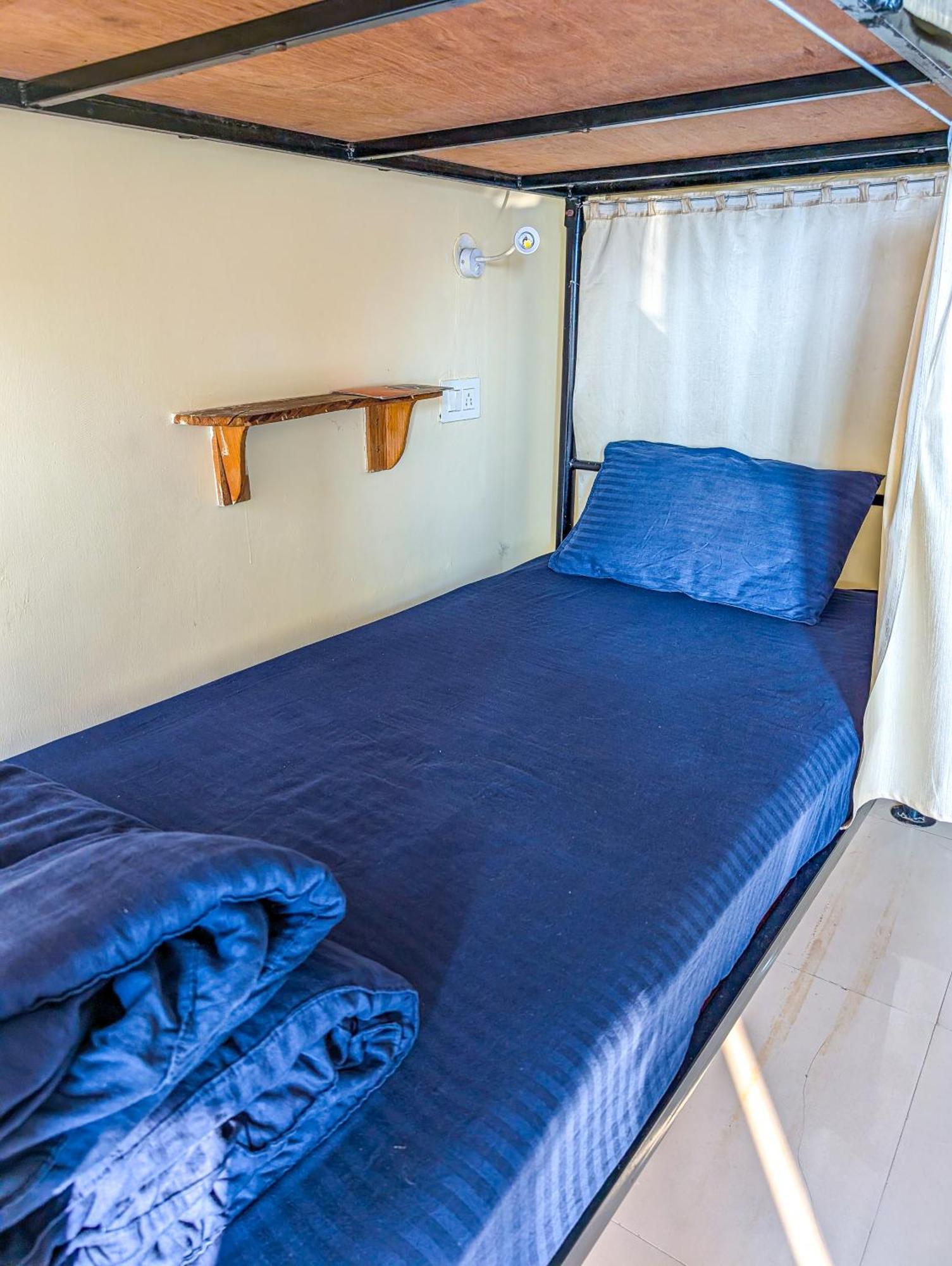 Hobo Hostel Дармсала Экстерьер фото