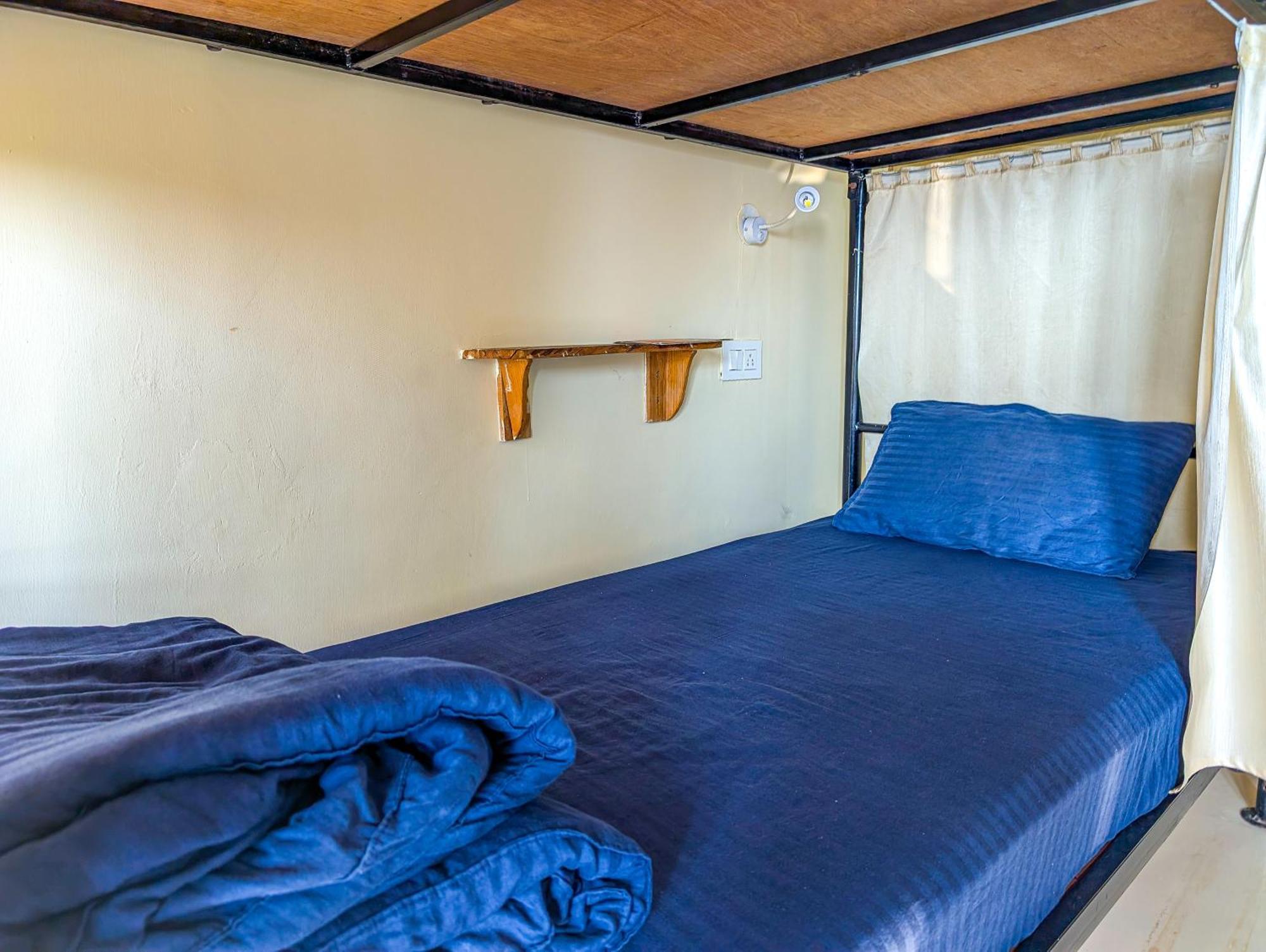 Hobo Hostel Дармсала Экстерьер фото