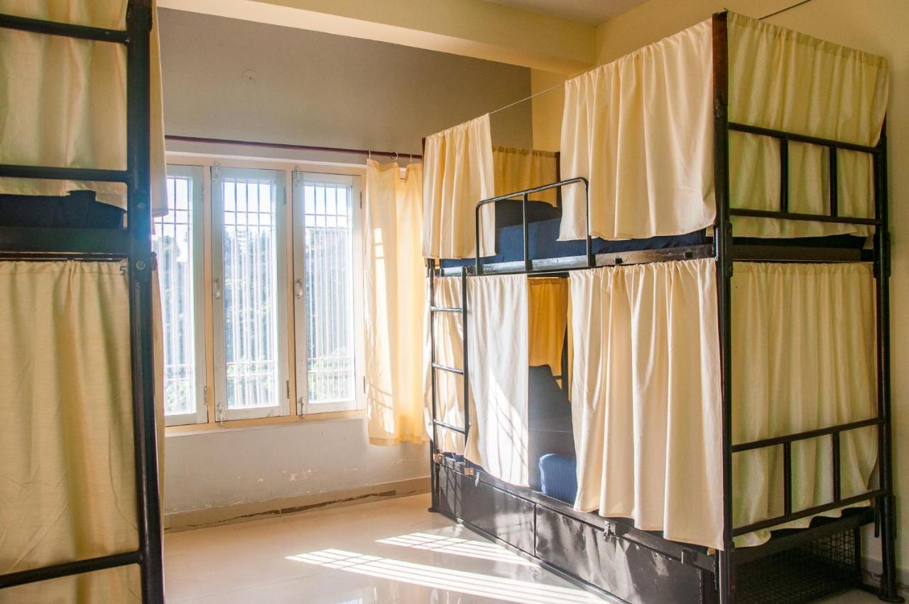 Hobo Hostel Дармсала Экстерьер фото